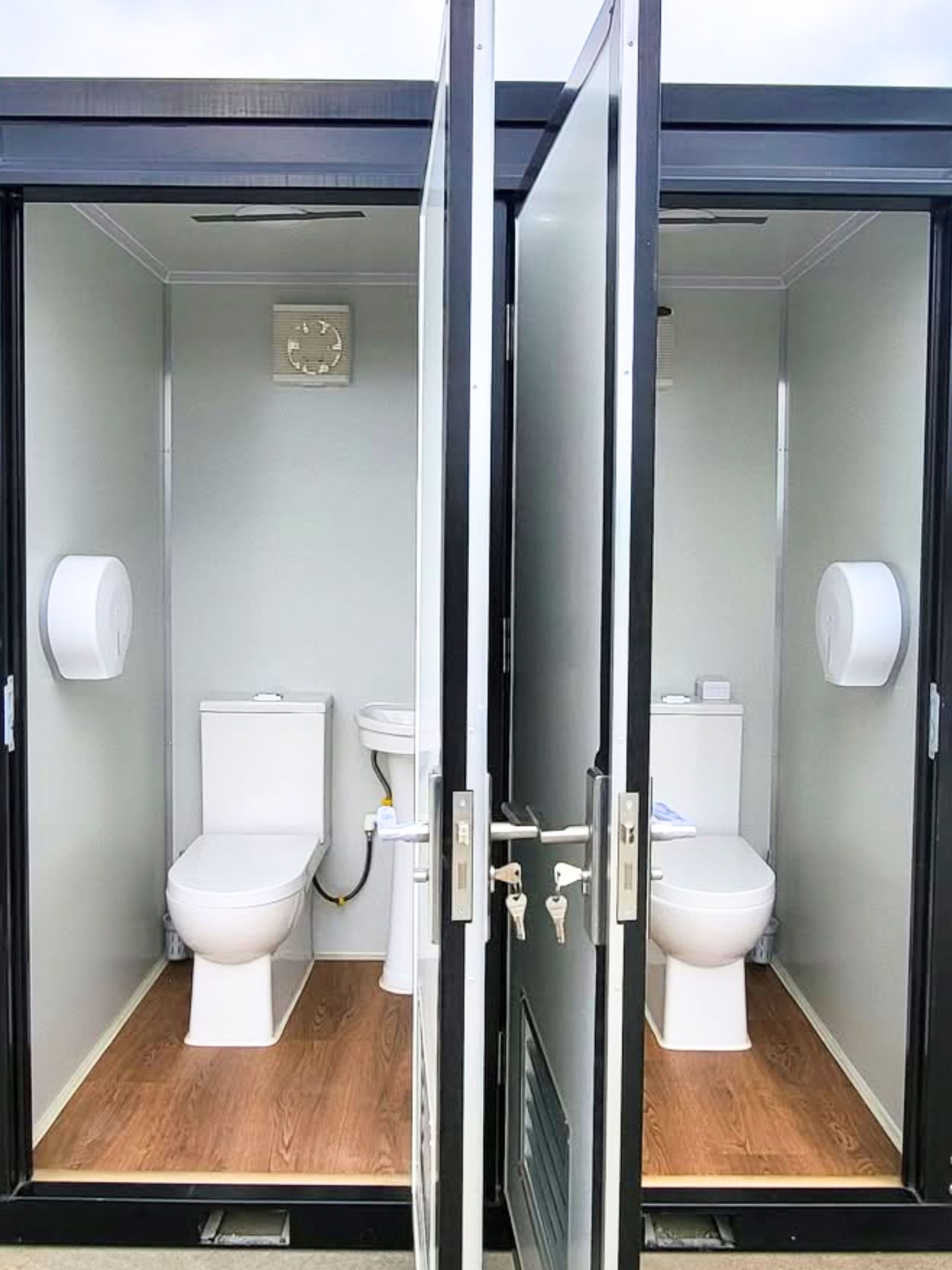 LUX Dual Bathroom